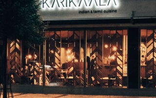 Karikaala Fassade Nacht